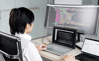 尉氏 ,php声明和调用变量的符号是什么？